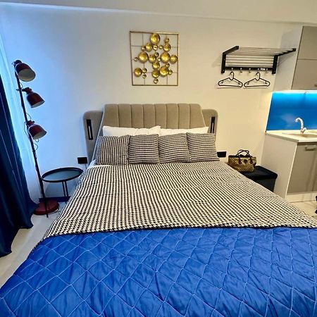 Voulis 45 Plaka Suite By Zeussuites Афины Экстерьер фото