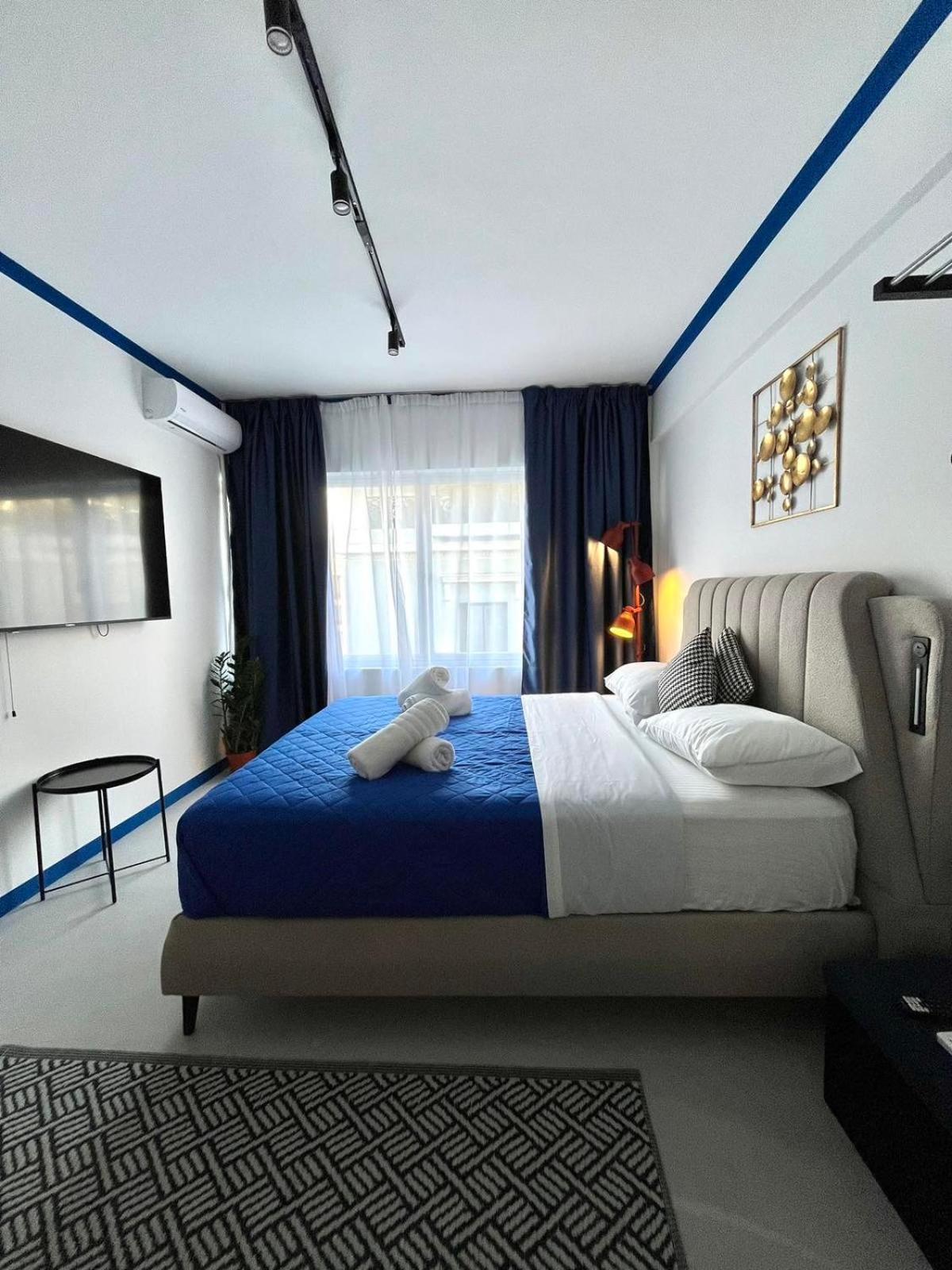 Voulis 45 Plaka Suite By Zeussuites Афины Экстерьер фото